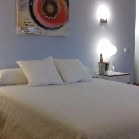 Hotel Q 2*
