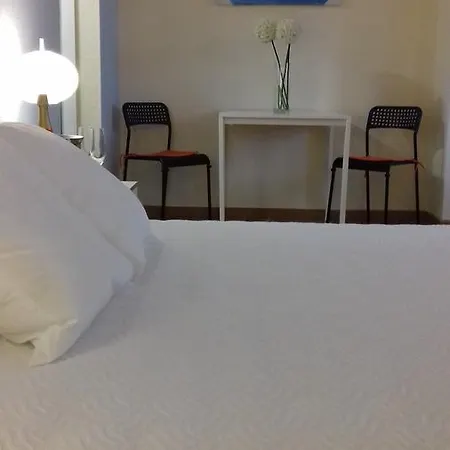 Q Hotel 2*
