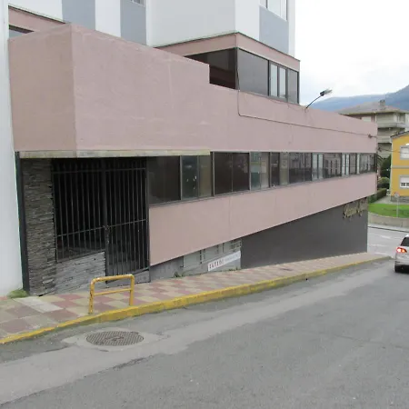 Hotel Q