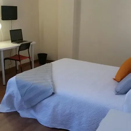 Q Hotel 2*
