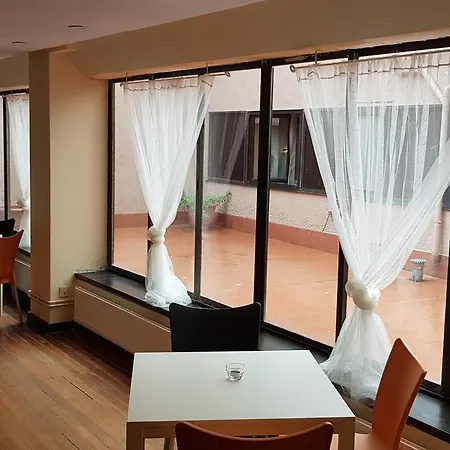Hotel Q 2*